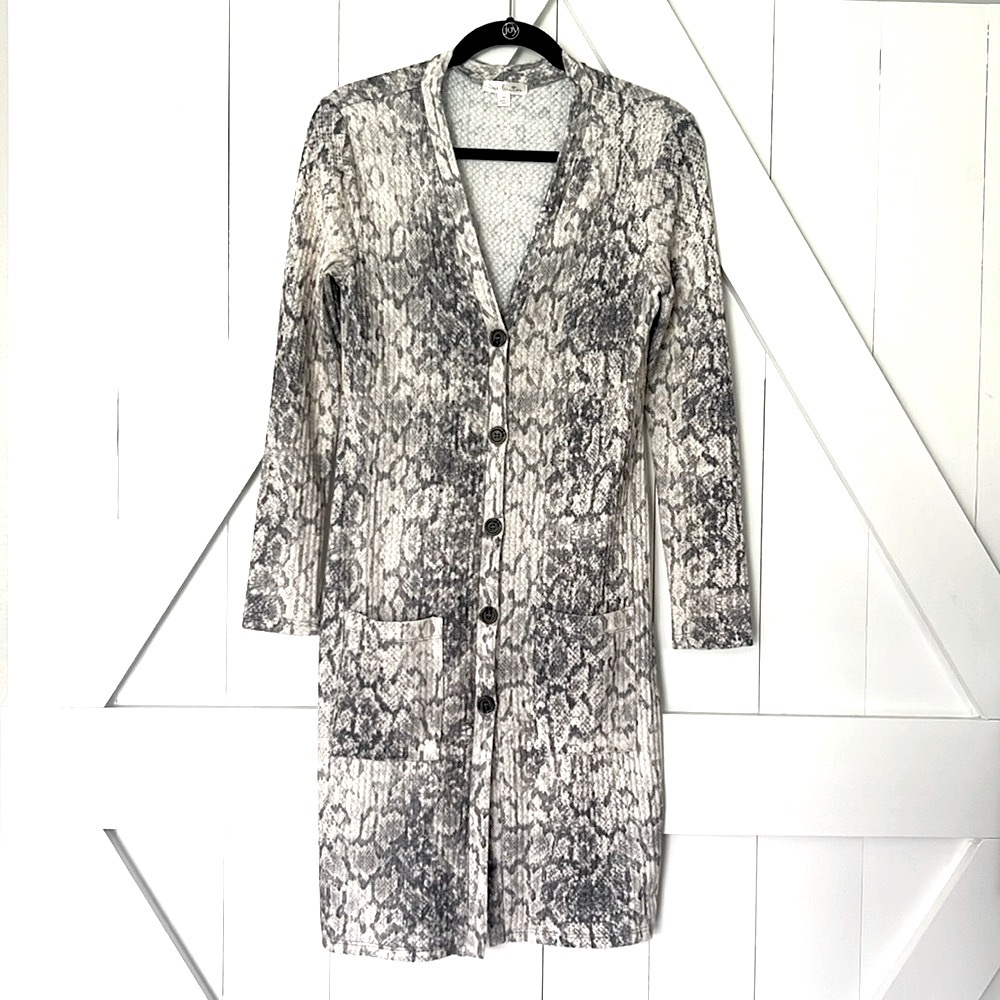 Nine Britton - Snake Print Duster 🩶🤍